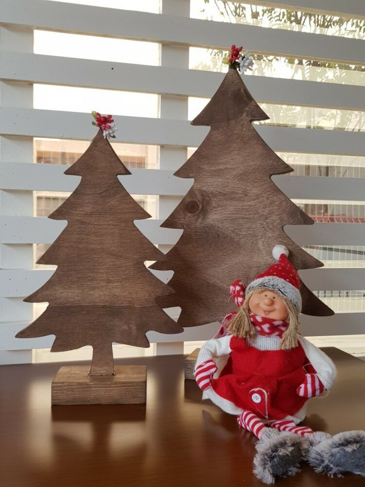 Hanah Home Vánoční dřevěná dekorace s ozdobou Christmas Tree 2 ks